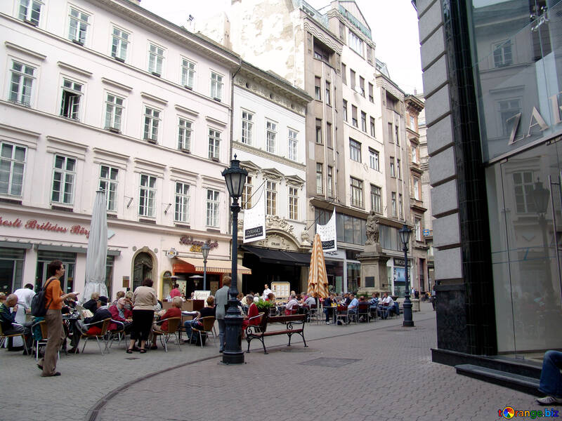 Вуличне кафе в Будапешті №31924