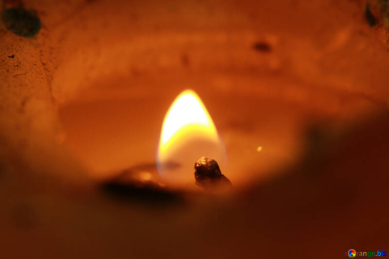 Fading light candles №31019