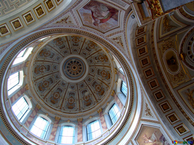 Bellissimo dipinto sotto la cupola della Cattedrale №31847