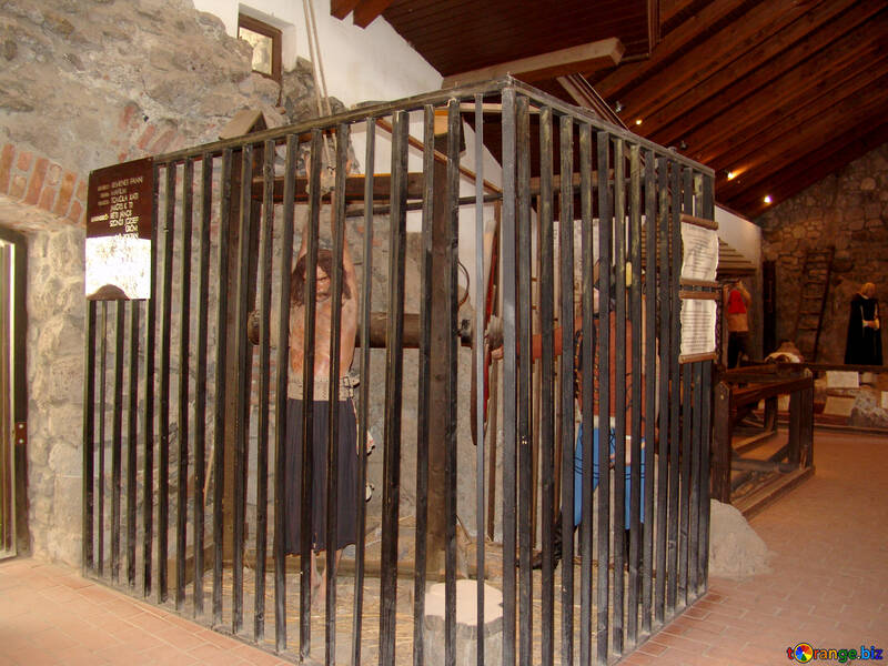 Cella per tortura nel castello medievale №31807