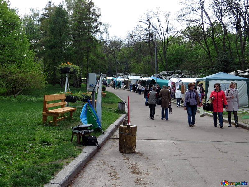 Sale of souvenirs in the Park №31136
