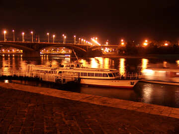 Night cruise on the Danube №32094