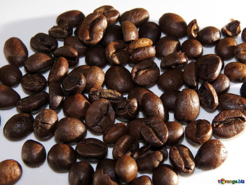 A handful of coffee beans №32297