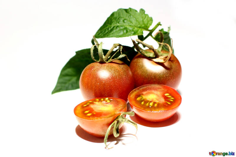 Tomaten, die isoliert auf weißem Hintergrund №32901