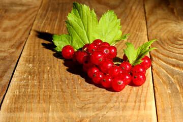Red currants on wooden table №33214