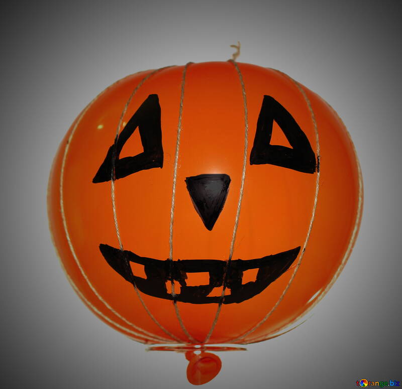 Саморобка гарбуз з повітряної кульки на хеллоуин №33651