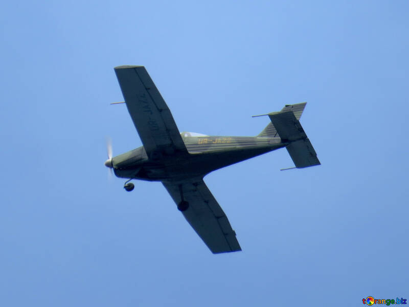 UR ジャズ飛行中の小型飛行機 №33103
