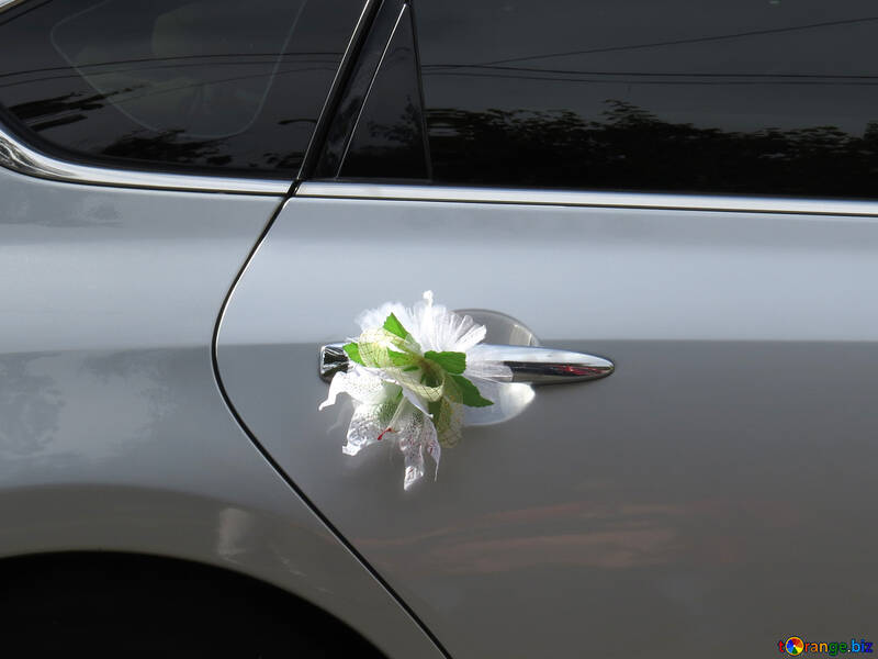 Flower on the handle of the car №35781