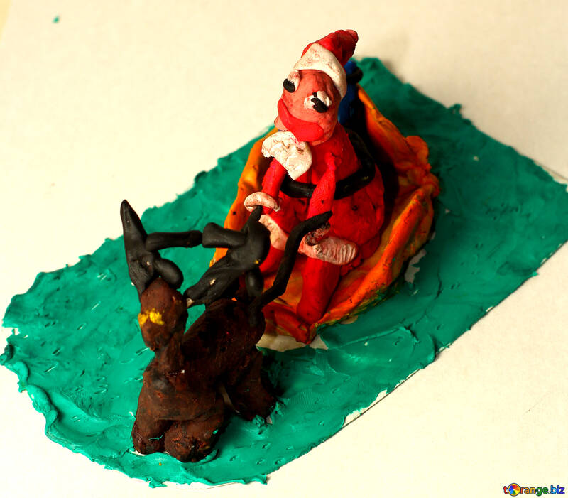Kinder Kunsthandwerk aus Ton Weihnachtsmann im Schlitten №35632