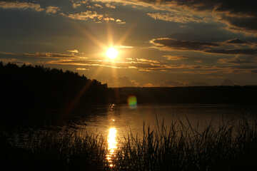Sonnenuntergang im Wasser reflektiert №36498