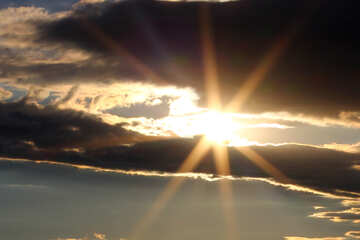 雲の間から太陽 №36512