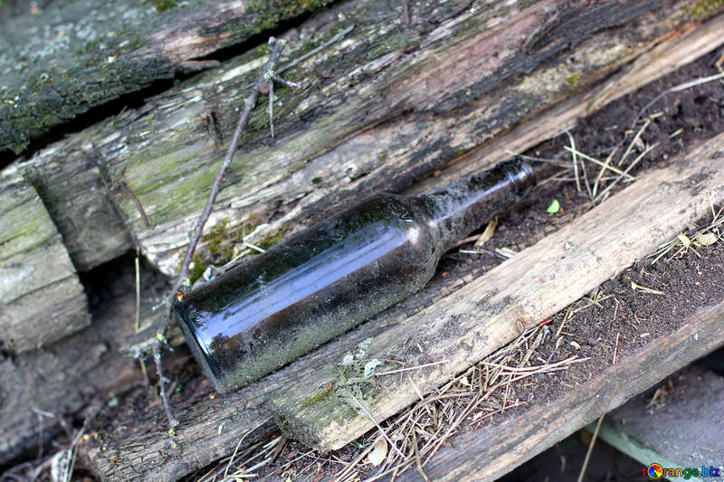 Bouteille de bière située autour de la maison №36798