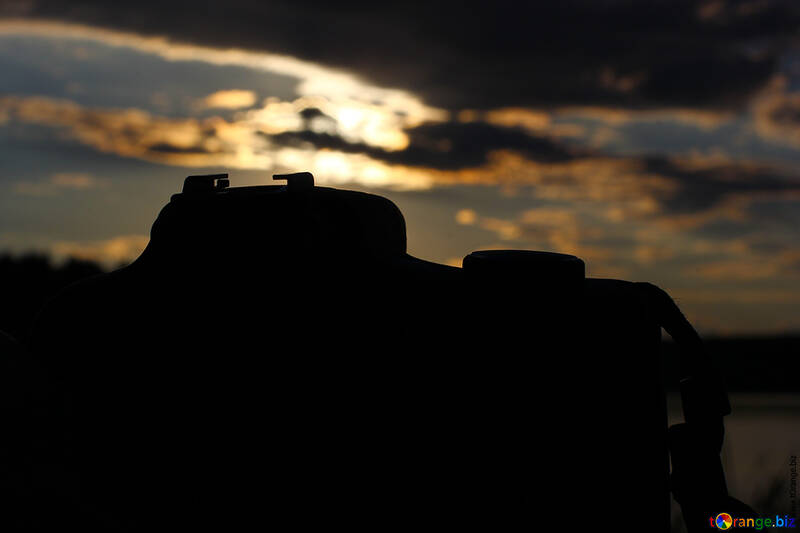 Silhouette macchina fotografica al tramonto  №36367