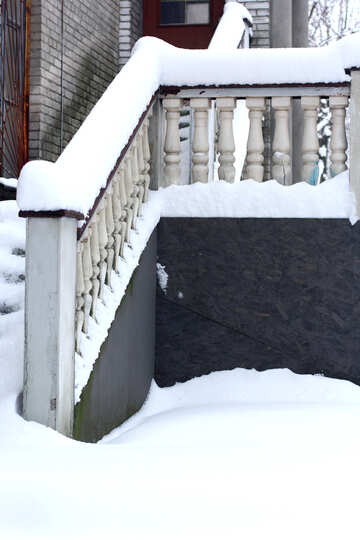 雪に覆われた階段 №38976