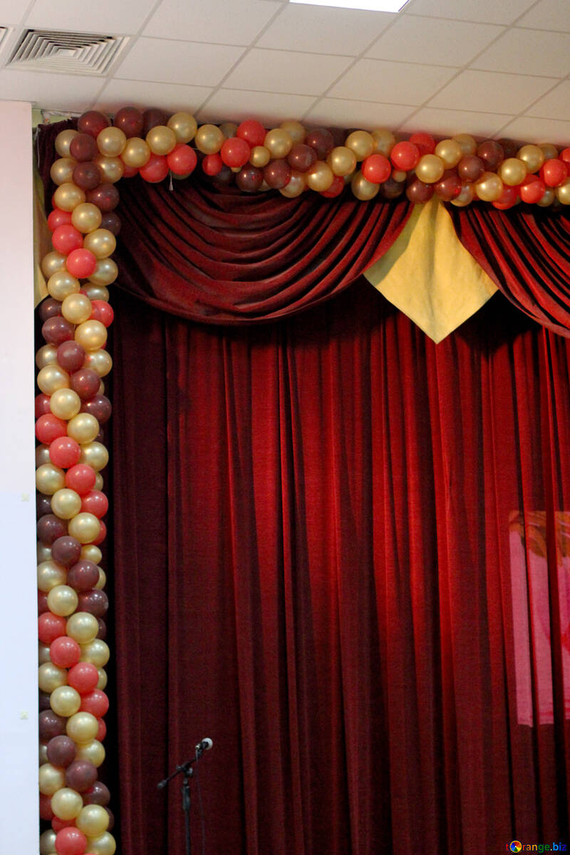 Curtains and balls №38960