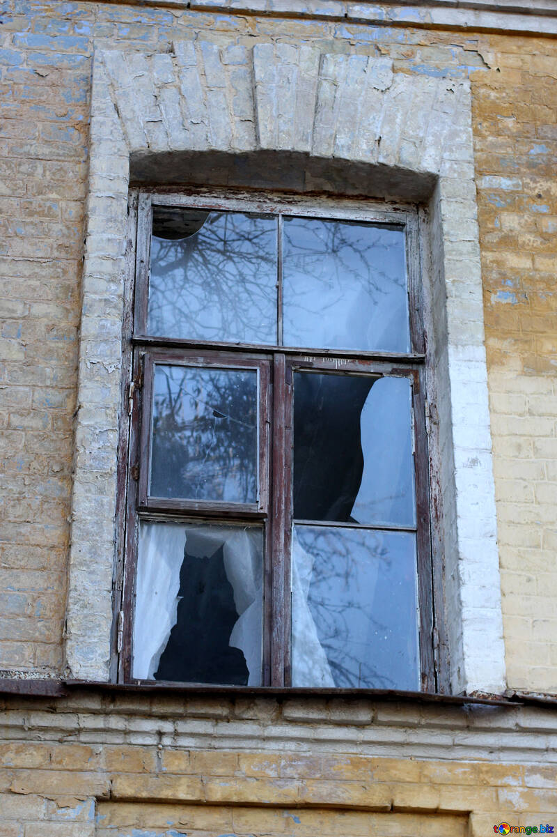 Zerbrochenes Fenster №38594