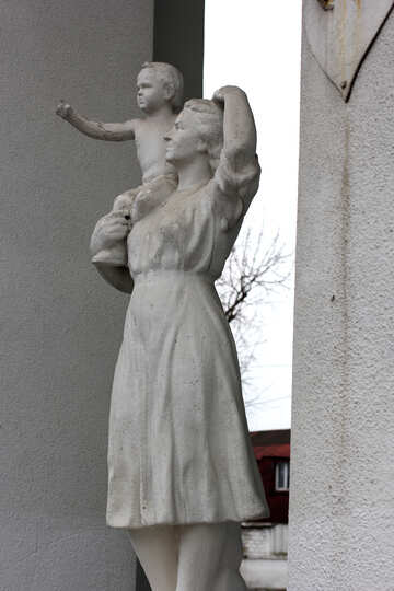 Skulptur Frau mit Kind №39077