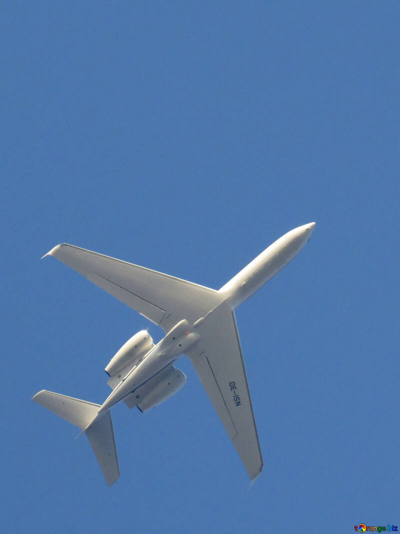 Blauer Himmel weiße Flugzeug №39171