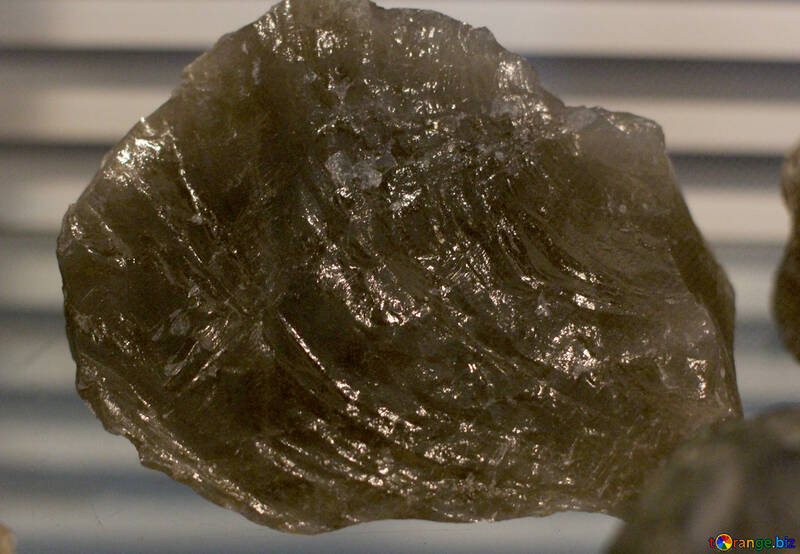 Glänzendes mineral №39433
