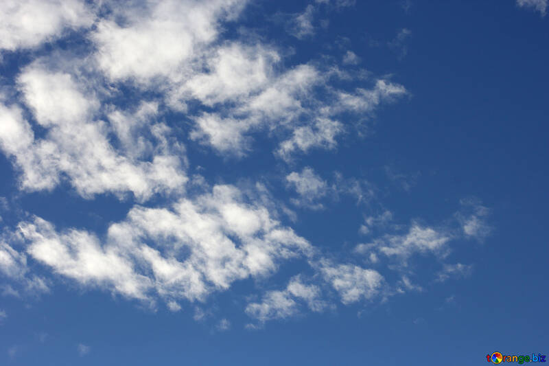 Hermosas nubes en el cielo azul №39273