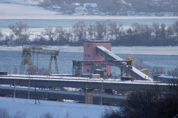 Construction of the bridge in winter №4241
