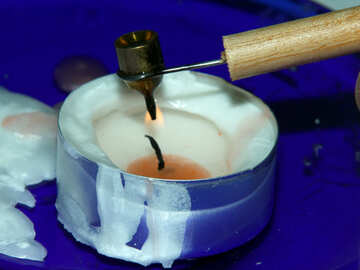 Pisachok wax is heated in candle №4392