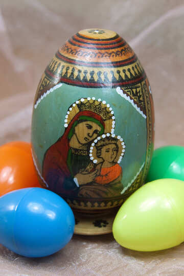 Face of the Virgin and Child on an Easter egg №4315