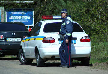  empleado de Ucraniano de camino policía GAI DAI №4842