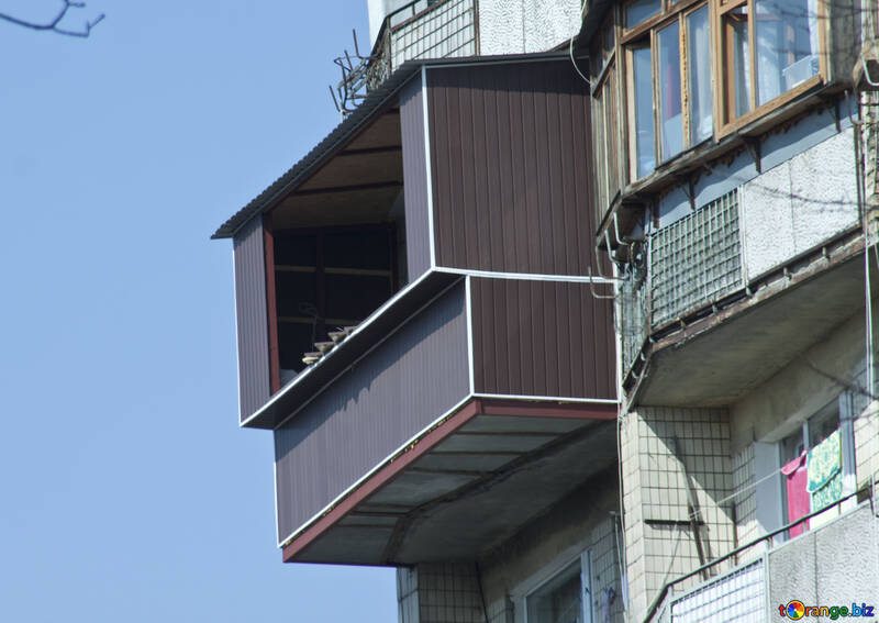 No autorizada alteraciones. La eliminación de balcón con un aumento de la superficie. №4535
