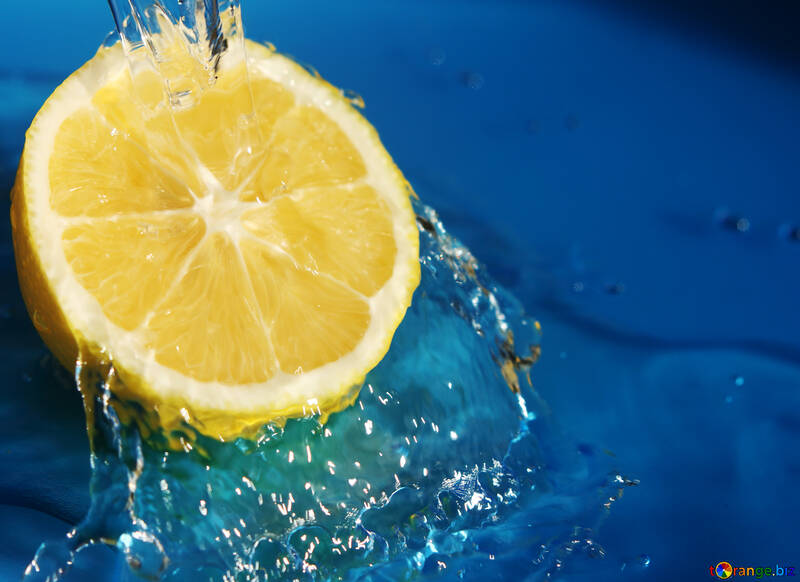 Water with lemon №40768