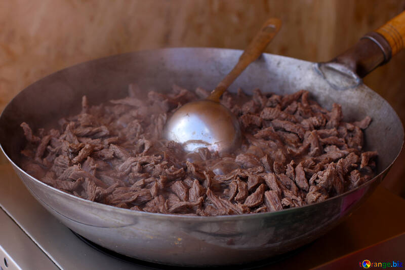 Meat fried in a large basin №40919