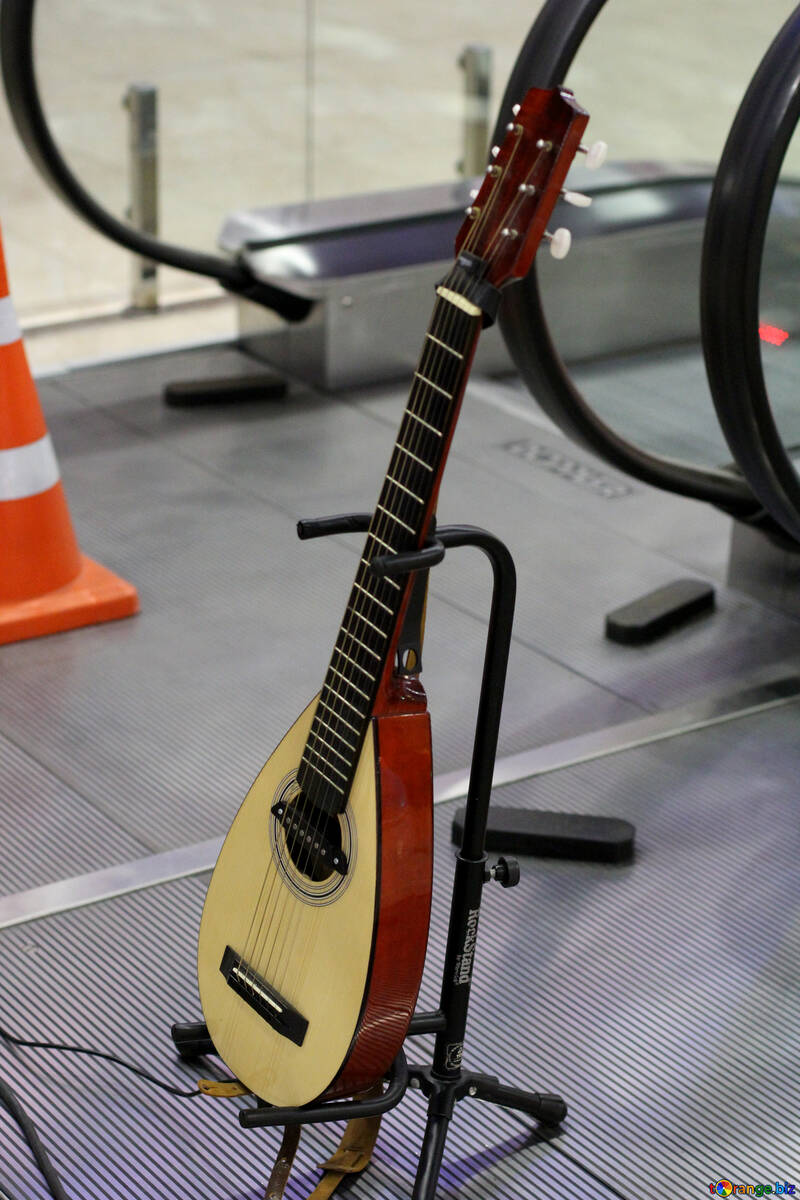 Chinesische Gitarre №40976