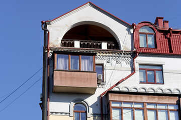 Balkon unter dem Dach №41741