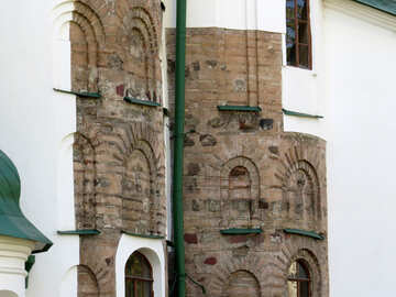 Fragmente des alten Mauerwerk nach der Restaurierung №41114