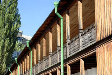 Balkon in einem Holzhaus №41903