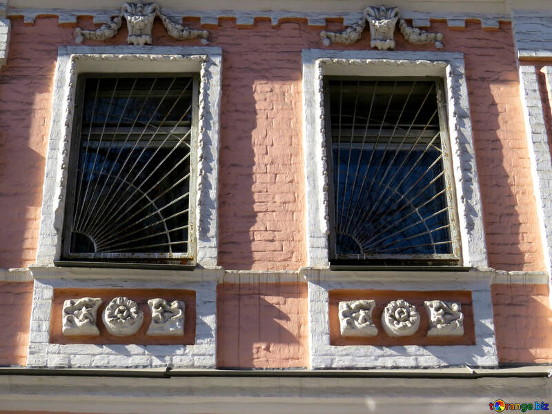 Old fenêtre avec des barres №41075