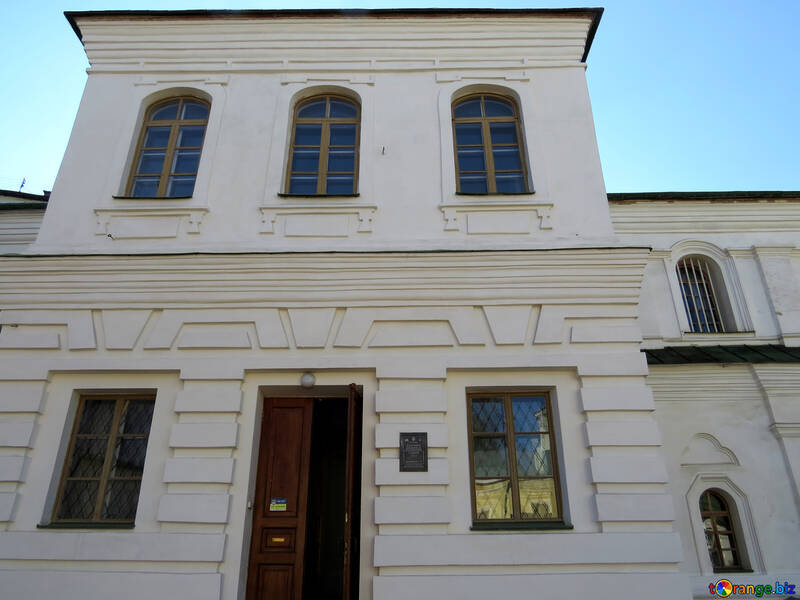Edifício velho com fachada bonita №41205