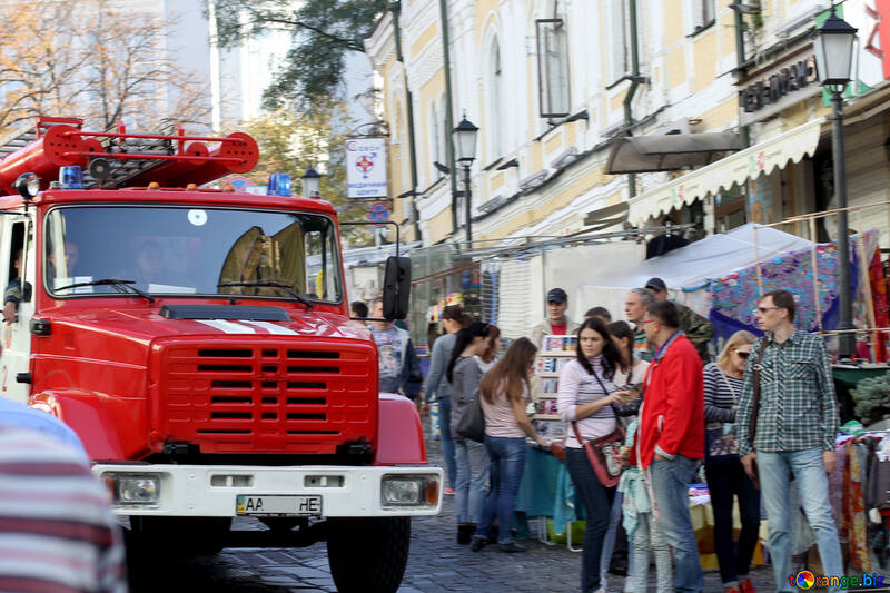 Feuerwehrauto in der Stadt №41482