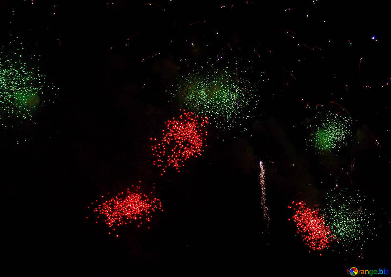 Le esplosioni di fuochi d`artificio piccoli №41338