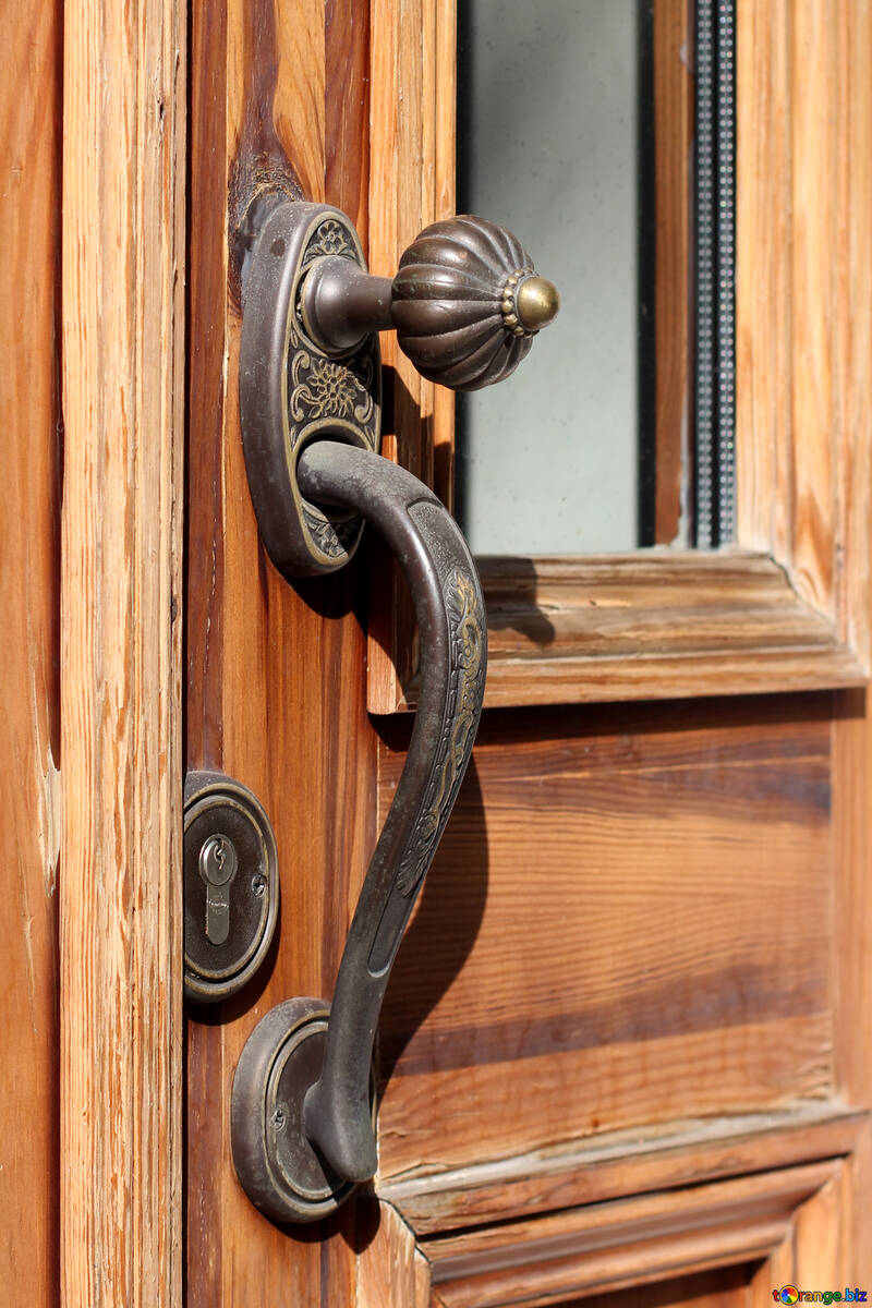 The handle on the door №41955