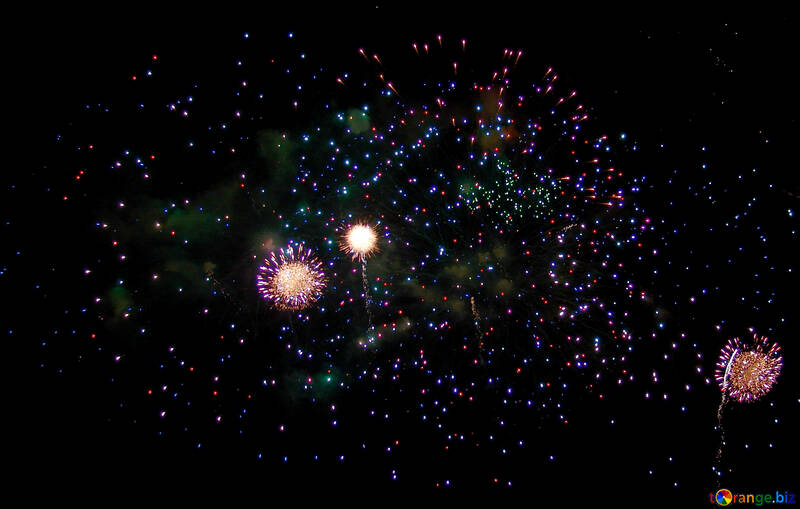 Focolai di fuochi d`artificio nel cielo №41339