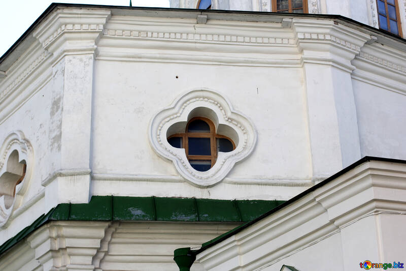 La ventana en forma de una cruz №41854