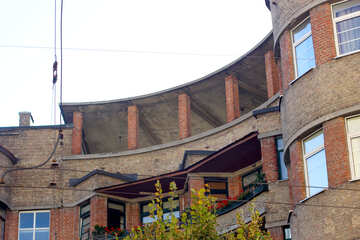 Großer Balkon unter dem Dach №42086