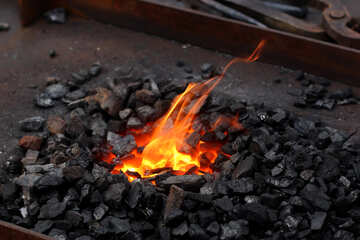 Feuer schmilzt das Eisen №42437