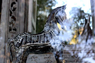 A horse in the shop window №42114