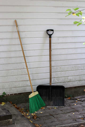 Street broom and a big shovel №42295