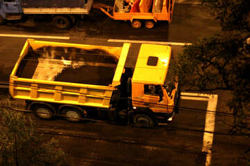 Truck with asphalt №42308