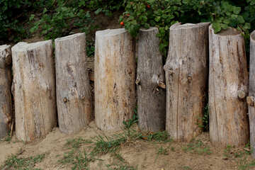 Small wooden fence №42369