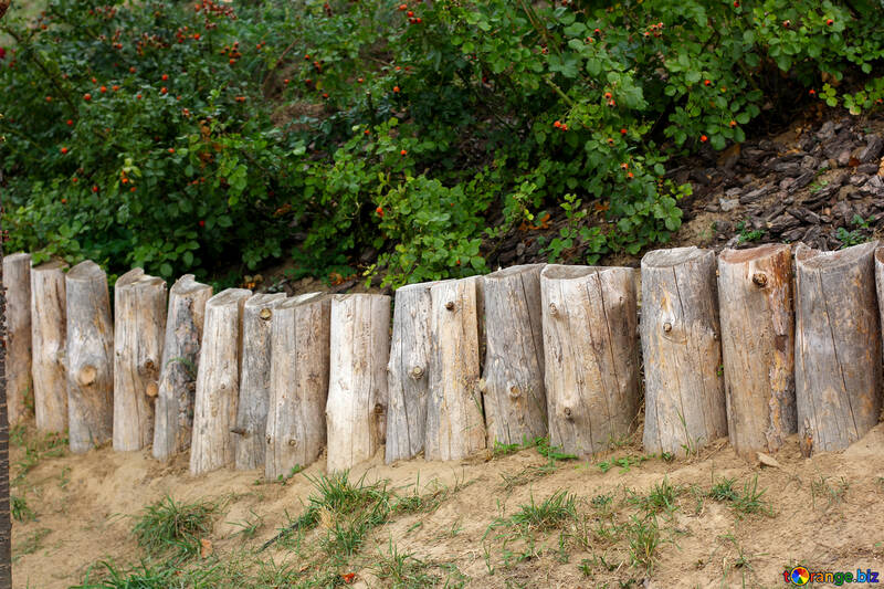 Stützmauer aus Holz №42368