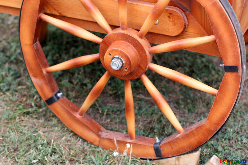 Деревянное колесо №42414
